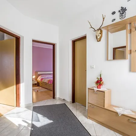 Apartment Apartments Rozalina *