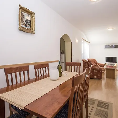 Apartments Rozalina Fazana